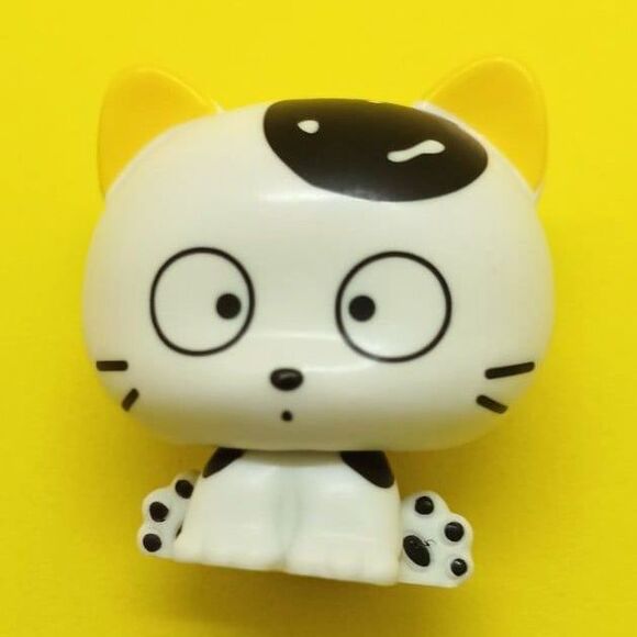 Tama and friends white cat Shaky head figurine - Picture 1 of 8